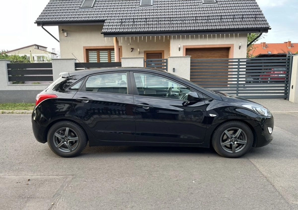 Hyundai I30 cena 21999 przebieg: 232000, rok produkcji 2012 z Wałbrzych małe 172